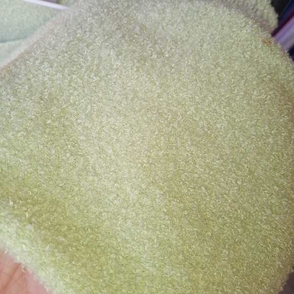 Woman's lime green sweater top - Picture 3 of 4